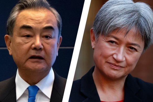 Çin ve Avustralya dışişleri bakanları Wang Yi ve Penny Wong. 