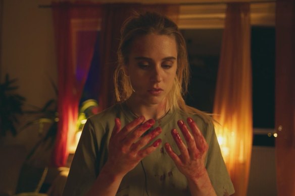 Alice tries to rebuild her life in suburban Sweden after recovering from cervical cancer.