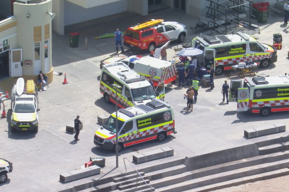 Cronulla drowning: Man dies and two others pulled from water