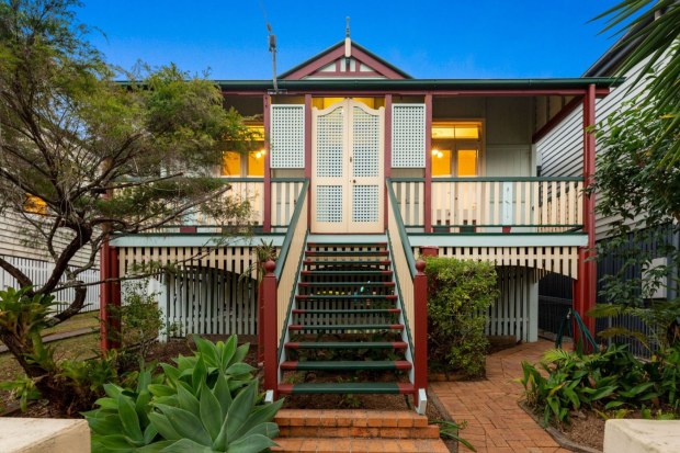 Australian house prices on track to fall 15pc in Melbourne and Brisbane