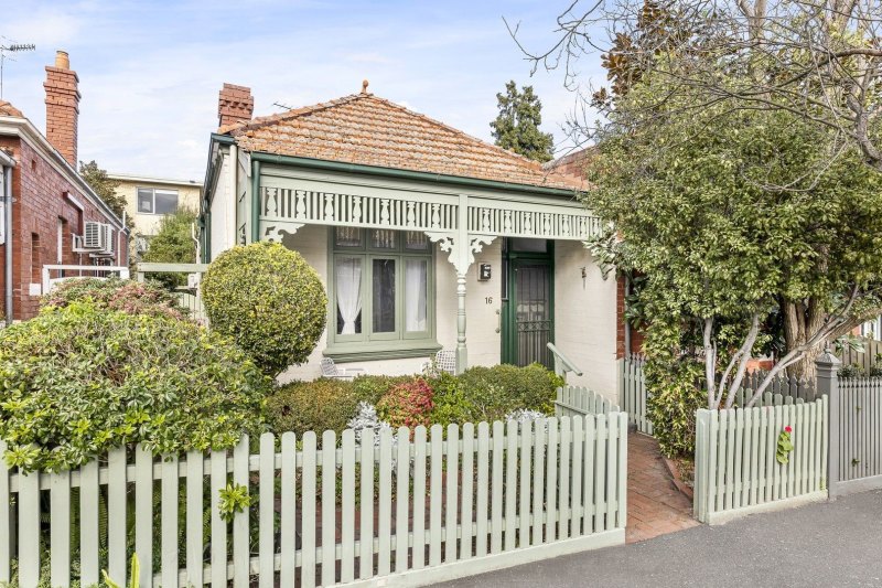 Prahran home that last sold for $63,500 fetches $1.31m at auction