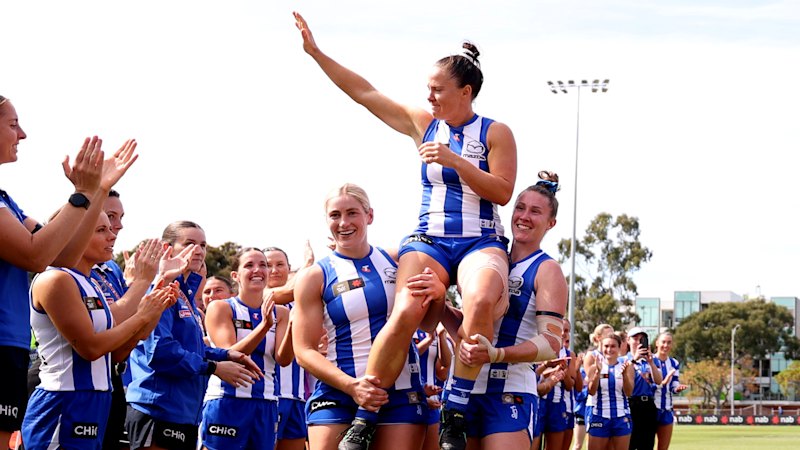 AFLW round eight: Kearney hurt in game 100; Saints kept to equal-lowest score in AFLW history