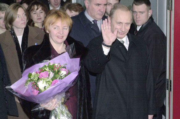Russian President Vladimir Putin and his then wife Lyudmila arriving in Britain in 2001.