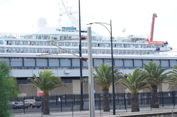 Cruise ship MS Artania which docked in Fremantle on Friday after news came to light that passengers and crew had contracted COVID-19, displayed a sign saying 'Thank you Fremantle' on Saturday.