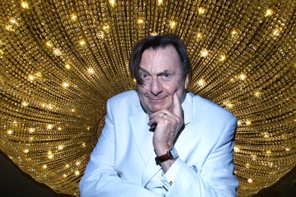 Leaders on both sides of politics have praised Barry Humphries.