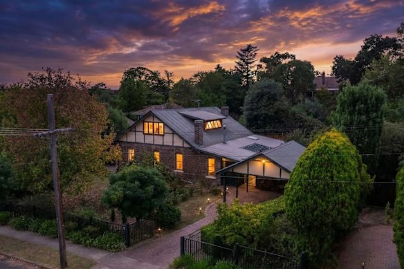 Armidale is roughly the halfway point between Brisbane and Sydney.