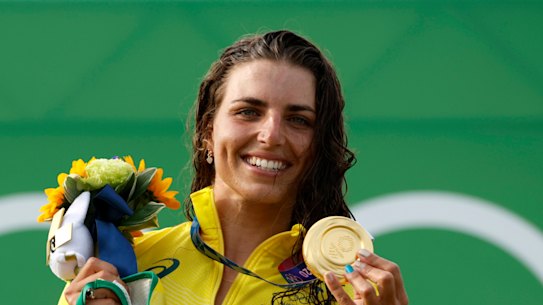 Jess Fox with her gold medal.
