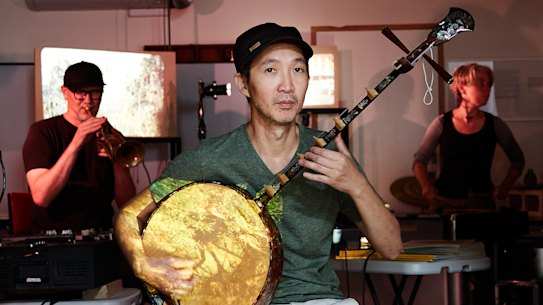 From left, Minh Ha Patmore, Peter Knight, Dung Nguyen,  Vanessa Tomlinson,  Helen Svoboda and Erik Griswold in rehearsals for 1988, a new work by the Australian Art Orchestra. 