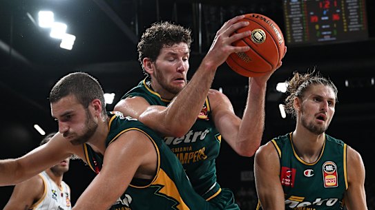 Will Magnay grabs a  rebound against the Kings.