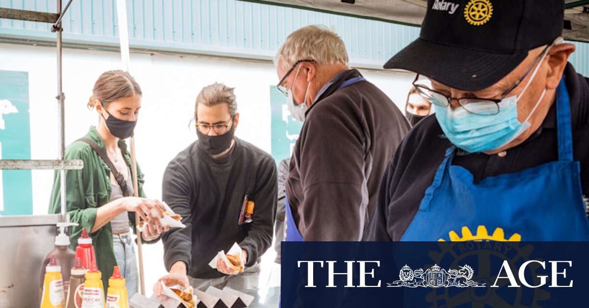 Melbourne lockdown ends: Sausages sizzle as Melburnians return to their Saturday Bunnings ritual - Vimarsana News