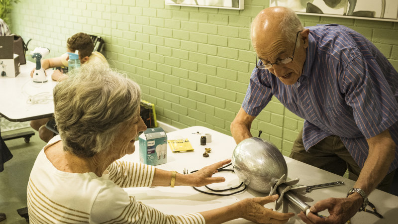 It’s all pineapples as volunteer repairers save broken stuff from the tip