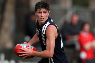Ollie Henry, playing for the Geelong Falcons.