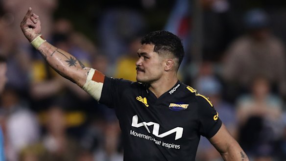 Du’Plessis Kirifi of the Hurricanes gestures to the crowd at Leichhardt Oval.