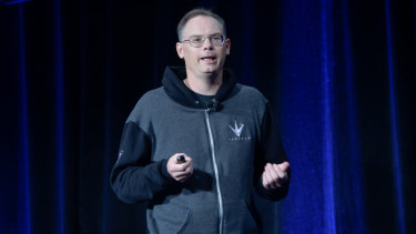 Fortnite Tim Sweeney Made One Key Decision Now He Is A Billionaire - tim sweeney started his company from his parents basement