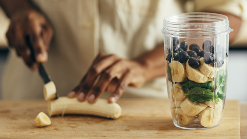 Does blending fruit in a smoothie affect its nutrients?