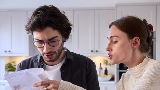 There are ways to avoid an argument when talking about money with your partner.