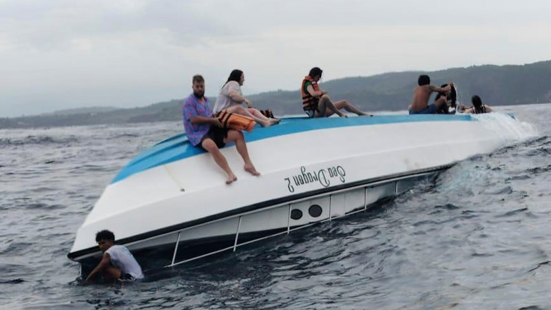 Australian tourists killed and injured in Bali snorkelling boat capsize