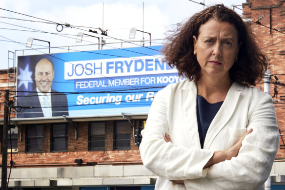 Independent Dr Monique Ryan is trying to unseat Treasurer Josh Frydenberg in the seat of Kooyong.