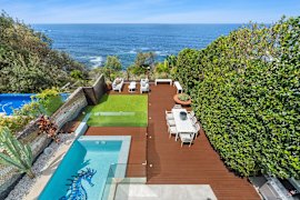 Lewis Ehrlich, dentist to the Matildas, has put his four-level trophy home in South Coogee on the market. 