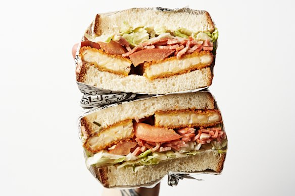 Foghorn Legless sandwich with vegan chicken schnitzel and bacon.
