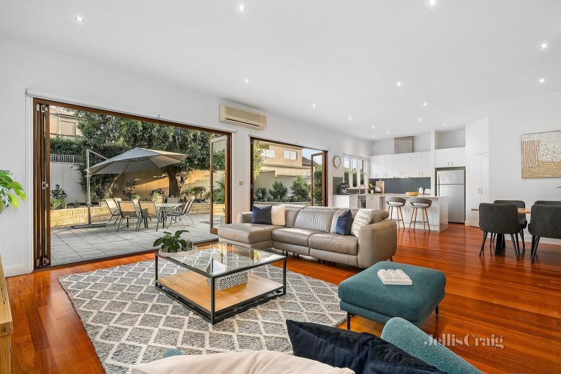 Downsizers outbid young couples for $4m Hawthorn East house