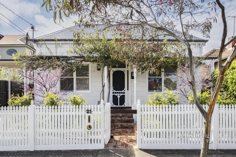 Thornbury home sells for $2.6 million as floods keep some buyers at bay