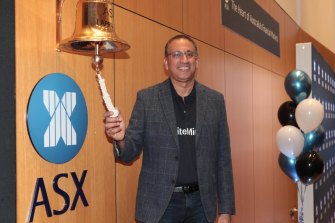 Siteminder CEO Sankar Narayan ringing the ASX bell ahead of the company’s successful IPO last month.