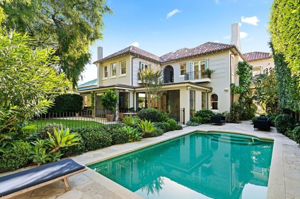 The Luigi Rosselli-redesigned residence of Nick and Emma Leos sold this week for $26.5 million.