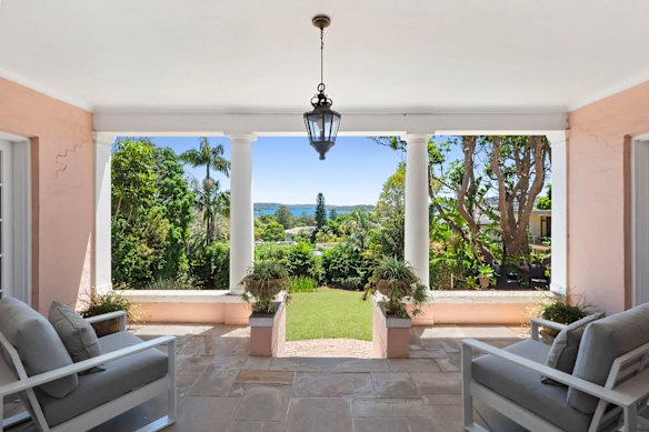 Local sources announced that the Bellevue Hill garden land owned by doctor Robert Talbot was sold for approximately 17 million dollars. 