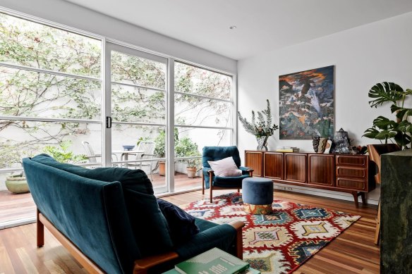 An interior designer sold her Clifton Hill home at auction.