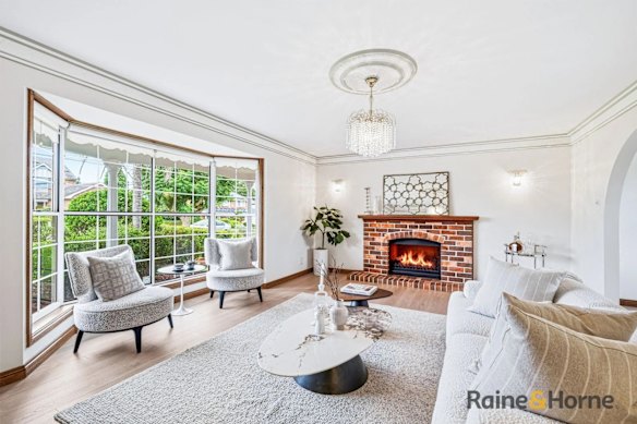 The light-filled living and entertaining areas appealed to potential bidders.