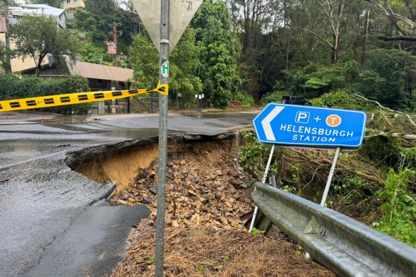 The landslide at  Lawrence Hargrave Drive  at Stanwell Park.