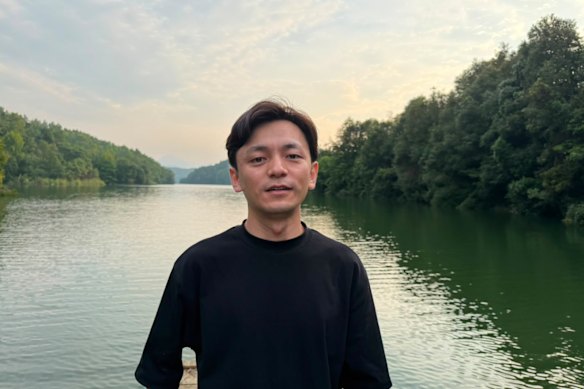 Li Zhiying grew up in poverty in Hunan province in central China and later returned to his home town to open a guesthouse.