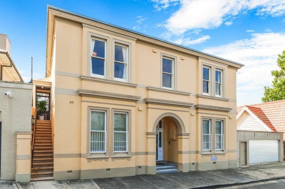 The Point Piper house built in 1902 for Lawrence Hargrave has been returned to the Crane family who once owned it.