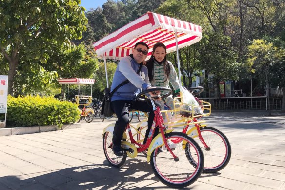 Yang Hengjun with his wife Xiaoliang Yuan. 