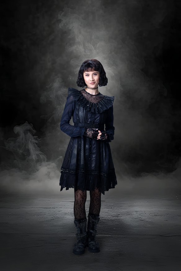 Karis Oka as Lydia Deetz