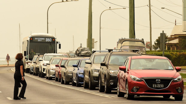 Motorists faced huge queues trying to get fuel from Batemans Bay.