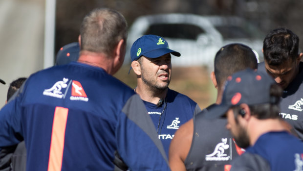 Michael Cheika addresses his troops during training in Johannesburg. 