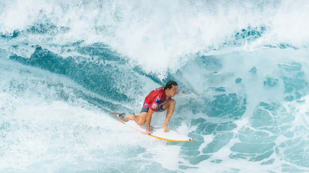 Julian Wilson is still in contention at the Pipe Masters.