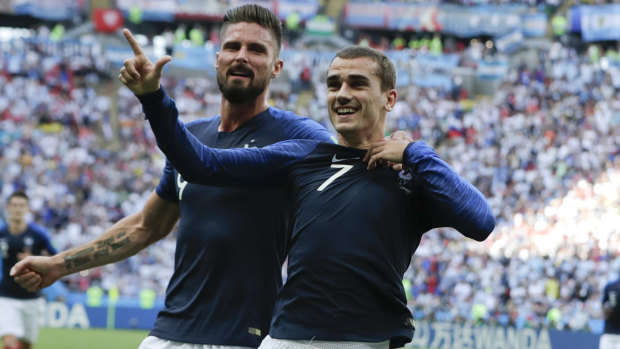 "(Godin) is a great friend, I always hang out with him off the pitch": Antoine Griezmann.