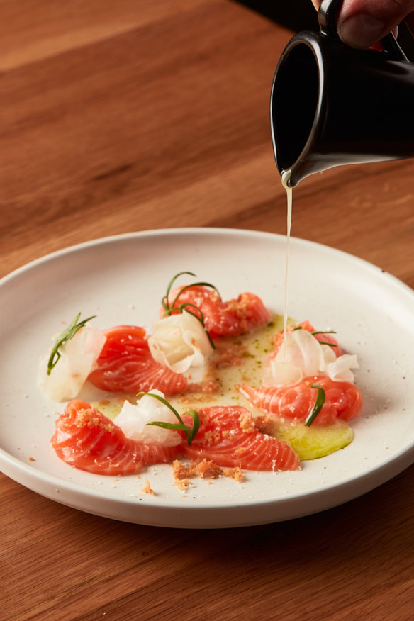 Cured salmon, kohlrabi, apple and dill.