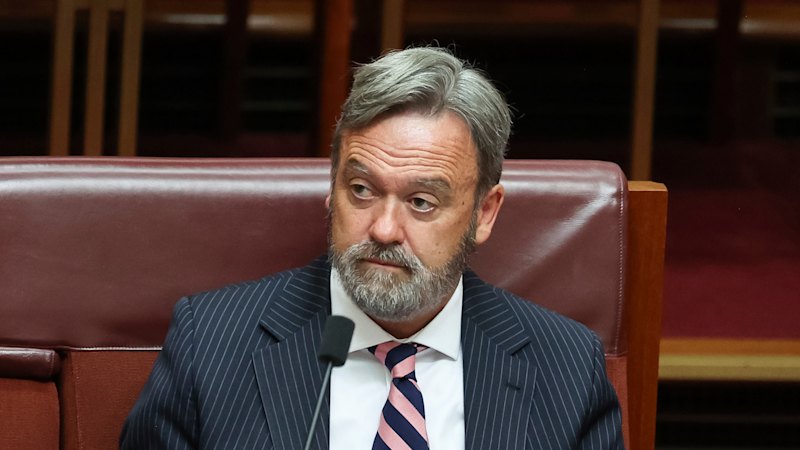 Liberal senator crosses floor opposing expanded ASIO powers in bid supported by others
