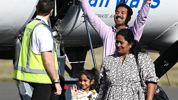 The moment the family finally arrive back in Biloela after over four years in immigration detention.