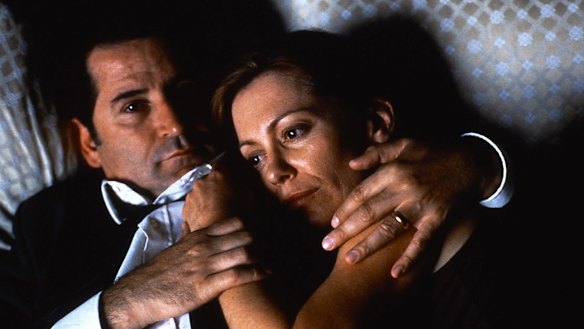 Anthony LaPaglia and Kerry Armstrong in Lantana.