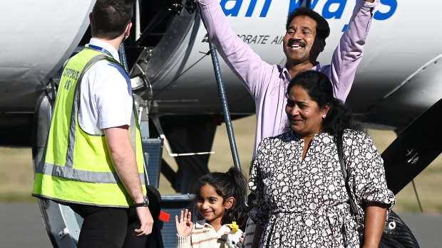 The moment the family finally arrive back in Biloela after over four years in immigration detention.