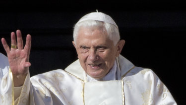Ex-pope says sexual revolution led to abuse crisis, drawing ire 55b09e3b1a9b72ad004412a6813b8c543632f7d7