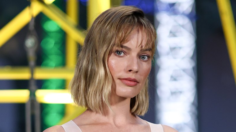 Fringes are back. These are the best styles to copy from fashion week