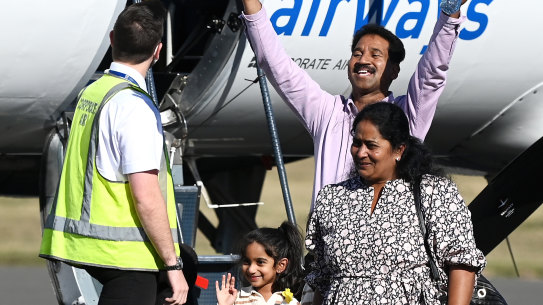 The moment the Nadesalingam family finall arrive back in Bioela after over four years in immigration detention.