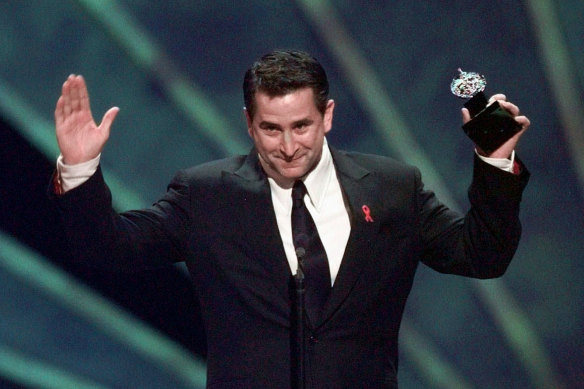 Anthony LaPaglia after being named best leading actor in a play for his performance in A View from the Bridge at the Tony Awards, on June 7, 1998.