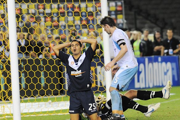 Victory’s Aziz Behich misses a golden opportunity to score as Clint Bolton in the 2010 A-League grand final.